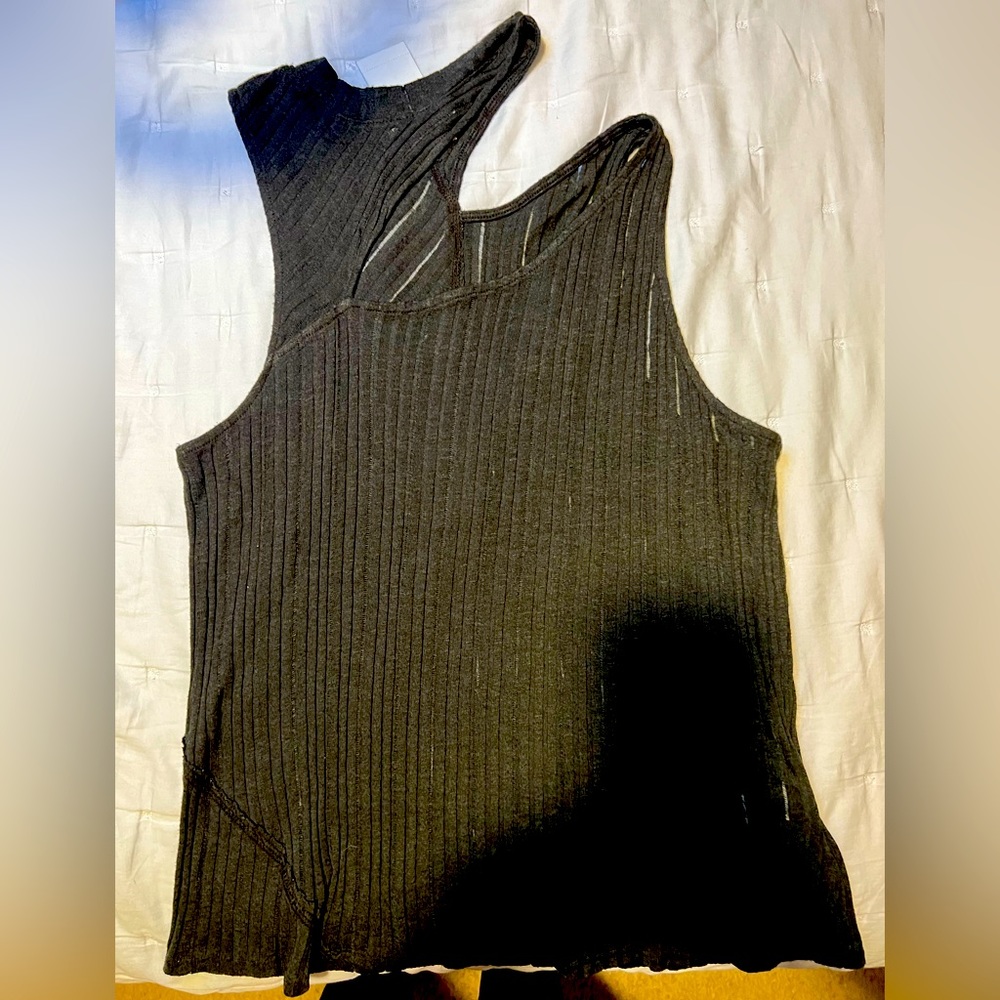 BNWT red haute asymmetrical cut ribbed tank